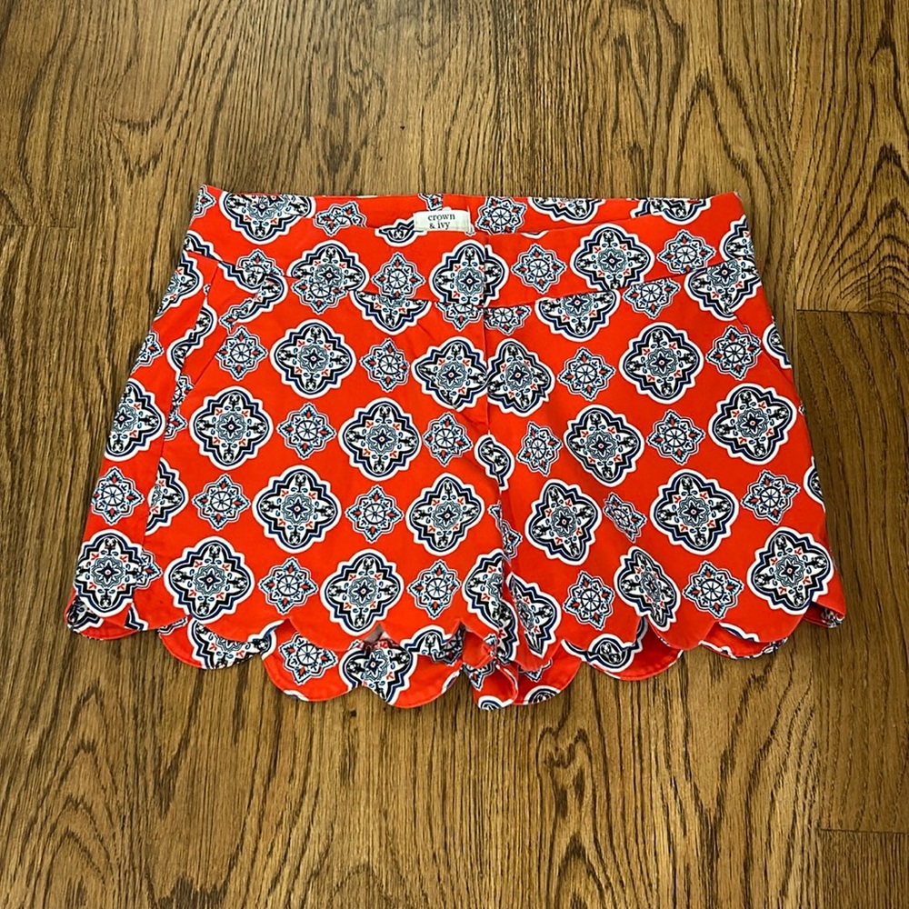 Crown & Ivy Shelby Style Shorts    Size 2. Excellent Condition. Like New